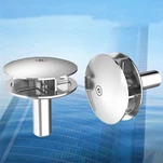 Ruostumattomasta teräksestä valmistettu hämähäkki